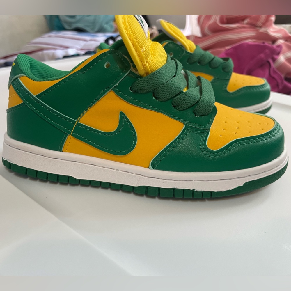NWOT NIKE kids dunk low “Brazil” 12C